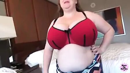 丰满红发女郎体验了一生难忘的性爱