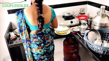 (厨房性爱)6) 婆婆一直呻吟，直到他们做爱结束