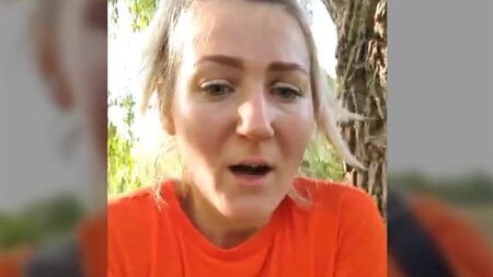 美丽的玛鲁什卡，户外网络摄像头私密嬉戏