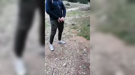 爱尔兰露臀婊子在都柏林山区被操