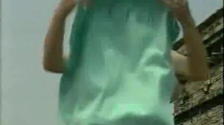 城市里的巨乳