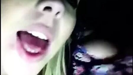 是母亲，而不是她的女儿