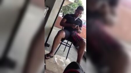 巴西直男的裆部隆起