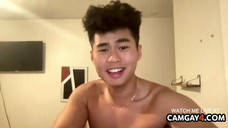 帅气的亚洲男生网络摄像头