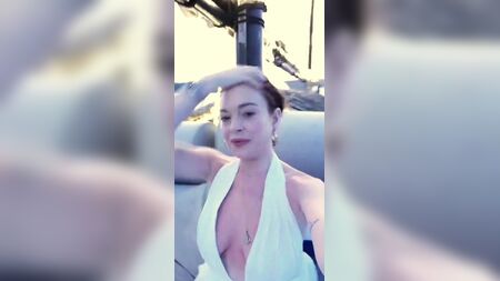 林赛·罗韩（深V领）走光