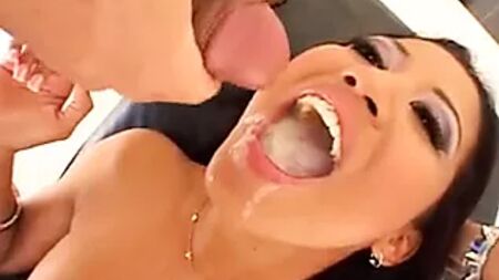 莉莉·泰吞下4发