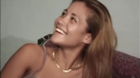 亚洲美女莉莉·洛芙莉用小穴操得男人射得特别猛