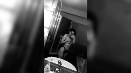 罗马尼亚博主玛拉·奥格内安，非常性感