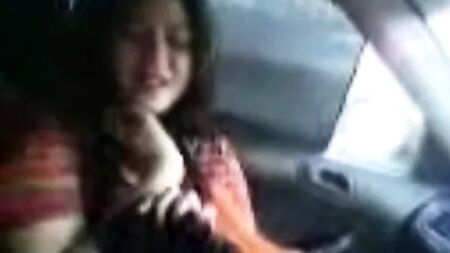《女友与男友同车》完整视频请访问 hotcamgirls . in