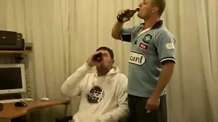 被诱惑的直男——内森和卡恩