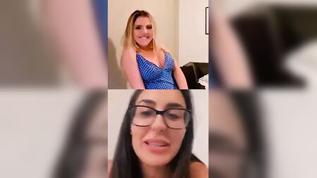 巴西女同性恋者在网络摄像头前聊天