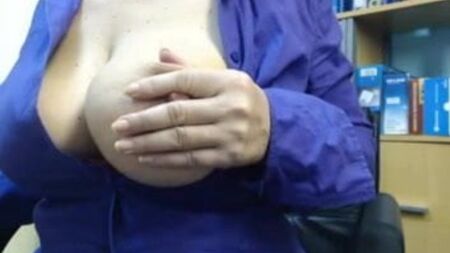 乳头玩弄