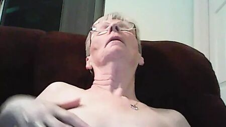 GrannyCam：汇集来自互联网的熟女直播