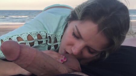 北卡罗来纳州纳格斯黑德的一名好妓女正在口交