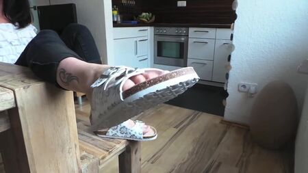 Footfetish 模特展示的 Birkenstock 凉鞋