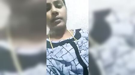 泰米尔阿姨的乳房和阴部