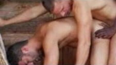 桑拿房里的男同性恋群交