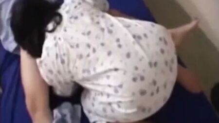 日本丰满熟女母亲，并非其儿子