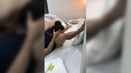 在酒店里和你老婆做爱