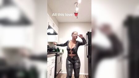 连体衣 黑人熟女