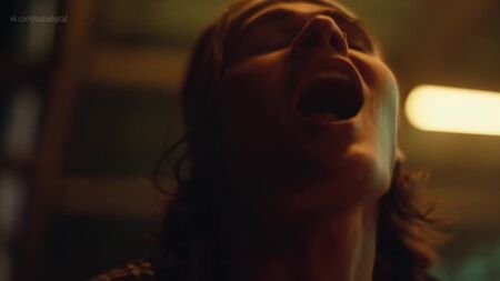 Sydney Sweeney、Hunter Schafer、Alexa Demie Nude & Sexy - Euphoria s01e04 (2019) HD 1080p 在线观看