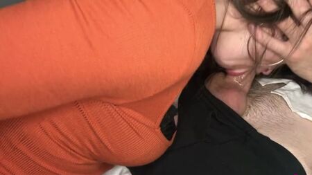 疯狂的肛交--来自性感 Instagram 荡妇视角的荒唐深喉