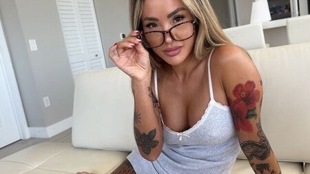 你一直想和亚洲人做爱，不是吗？！