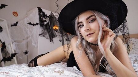 等待性爱魔法的女巫