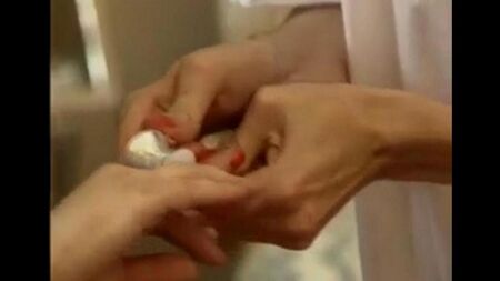 屁股向内而言三个女同性恋者