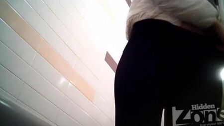 商店厕所中的隐藏相机