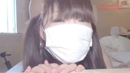 亚洲黑发喜欢坐在他的脸上