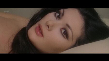埃德维格·费内克裸体 - 《黑暗的万千色彩》（意大利 1972）1080p
