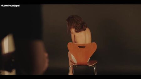 索菲·库克森 裸体（遮挡）——《克里斯汀·基勒的审判》（2019）第1季第2-4集 HD 1080p 在线观看