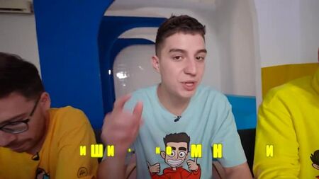 VLAD A4 纸张 格伦特·科比亚科夫 大份、中份还是小份 食物挑战！
