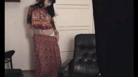 俄罗斯女孩忘了在手淫前摇动猫