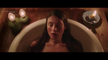 杰玛·阿特登、古古·玛芭塔-劳 裸露 - 《夏日之境》（2020）HD 1080p 在线观看 / 杰玛·阿特登、古古·玛芭塔-劳 - 《永恒之夏》