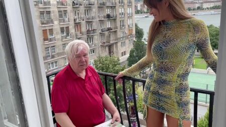 不要走进房间。让我们安静的性爱！