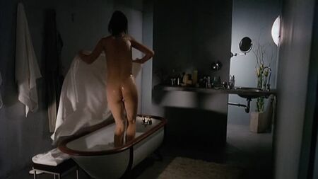 夏洛特·甘斯布裸戏 - 《入侵者》（1999）高清1080p 在线观看