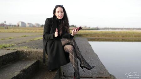 Wolford 连裤袜长款外套 - 常见问题解答 - 向 pureGLAMtv 的 Vanessa Pur 提问