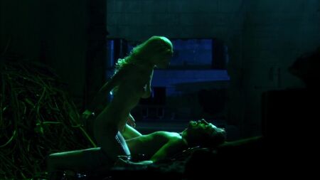 海伦娜·马特松裸体 - 《物种：觉醒》（2007）1080p