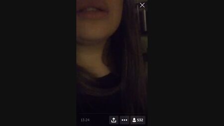 醉酒女孩在Periscope上脱衣