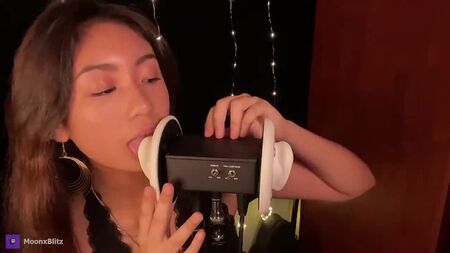 [Moon Blitz ASMR] ASMR ~ 舔耳 | 令人战栗的强烈口部声效