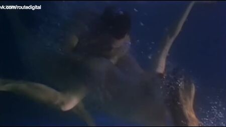 《洛雷达娜·坎纳塔：裸体——狼女》（意大利，1999）在线观看 / 洛雷达娜·坎纳塔——吞噬男人的女人