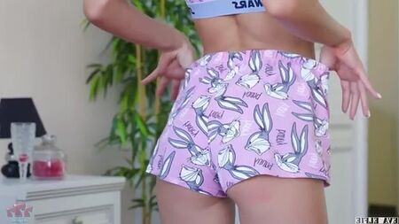干了姐姐的朋友，Eva Elfi，Eva Elfi 色情片，俄语版