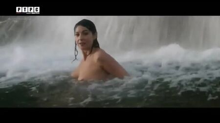 莫妮卡·贝鲁奇 裸体 - 《银河之路》（2016/2018）在线观看 / 莫妮卡·贝鲁奇 - 《银河之路》