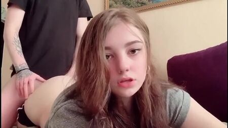 俄罗斯辣妹被老师狠狠操了 自拍色情 业余 穿丝袜 口交 肛交 强奸 少女