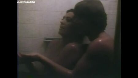 艾迪·威廉姆斯裸体 - 《Dr. Minx》（1975）在线观看