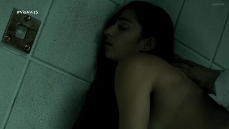 阿尔巴·弗洛雷斯 裸体 - 《Vis A Vis》第2季第5集 (2016)