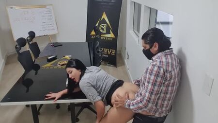 玛蒂娜·史密斯——工作会结束后，我需要狠狠地干一场，他得知道谁才是这里的老大