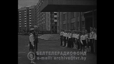《“奥列诺克”少年先锋营的夏天》（BT，《全景》，1980年）